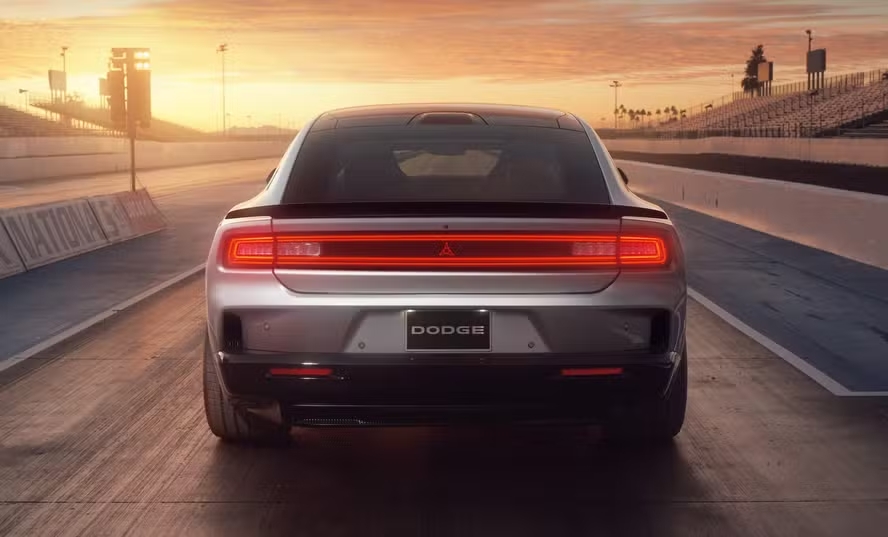 Vendas fracas levam Dodge a reduzir preço do carro elétrico Charger Daytona - Foto: Divulgação