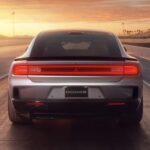 Uma reviravolta explosiva: a Dodge traz de volta os motores a combustão