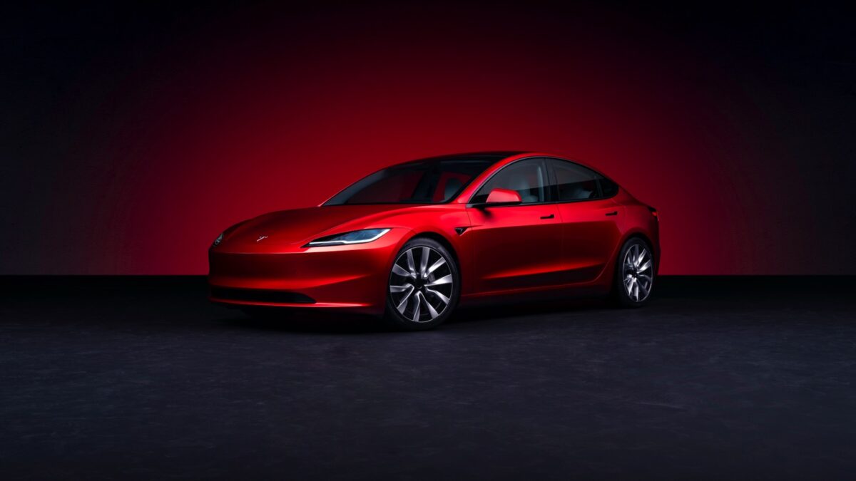 Tesla na mira do governo dos EUA: O que relatórios atrasados de acidentes significam