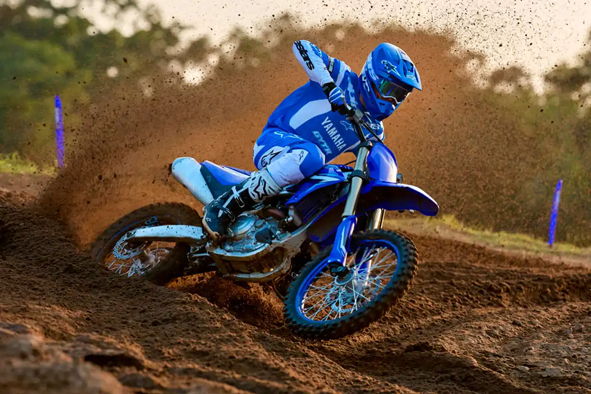 Nova Yamaha YZ450F 2026 chega ao Brasil custando quase R$ 90 mil