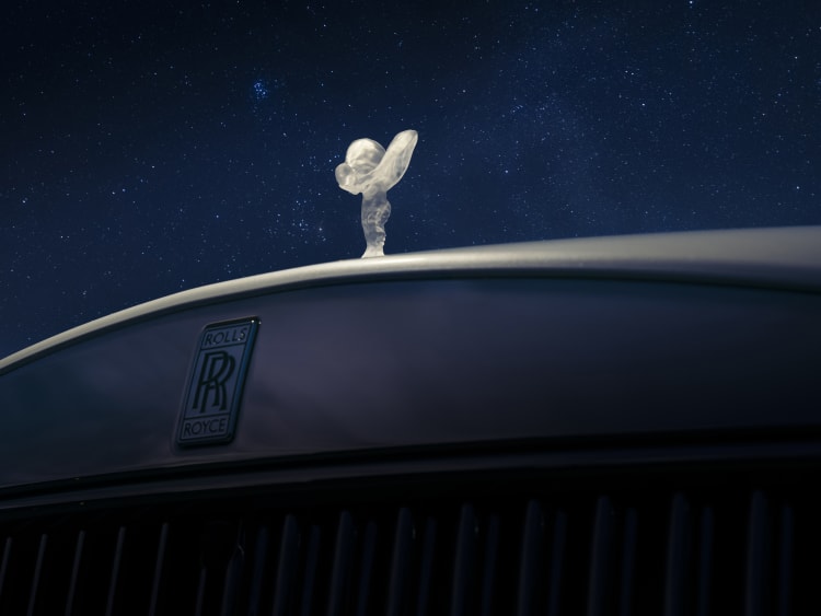 Rolls-Royce cria SUV único com tema espacial para criança de 4 anos em Dubai