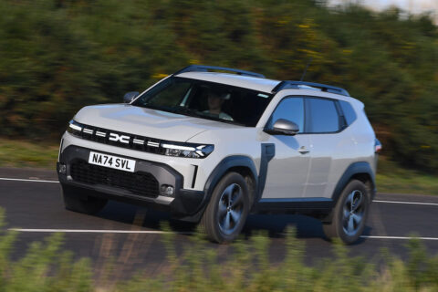 Duster híbrido: versão europeia ganha mais potência e indica o futuro do modelo no Brasil