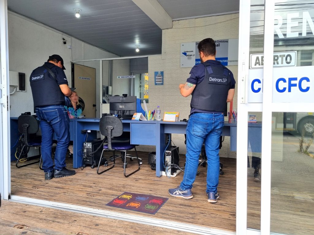 121 autoescolas têm credenciamento cassado pelo Detran-SP