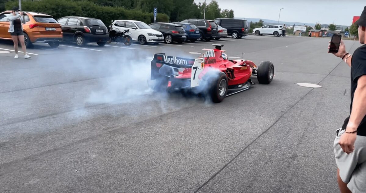 A lenda chegou ao fim: Polícia prende homem que dirigiu Ferrari de F1 em vias públicas por seis anos