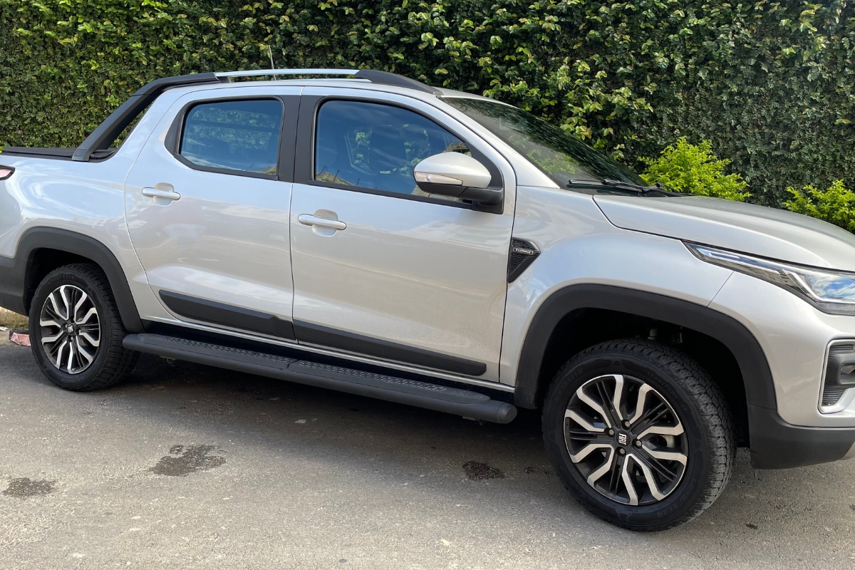 A picape Fiat Strada alcança 2,5 milhões de unidades produzidas no Brasil. Conheça a história de inovação e liderança do veículo que se mantém no topo do mercado há quatro anos - Foto: Nicole Santana/ Garagem360