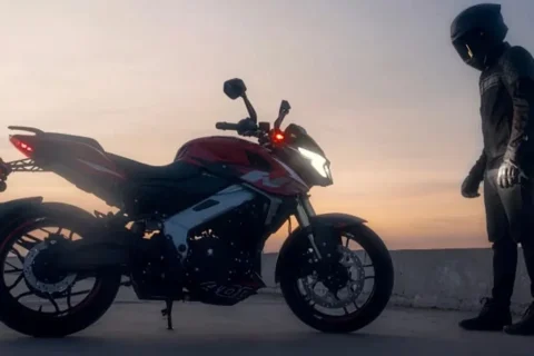 Bajaj Dominar NS400Z é a ‘matadora de gigantes’ indiana que faltava no Brasil; conheça