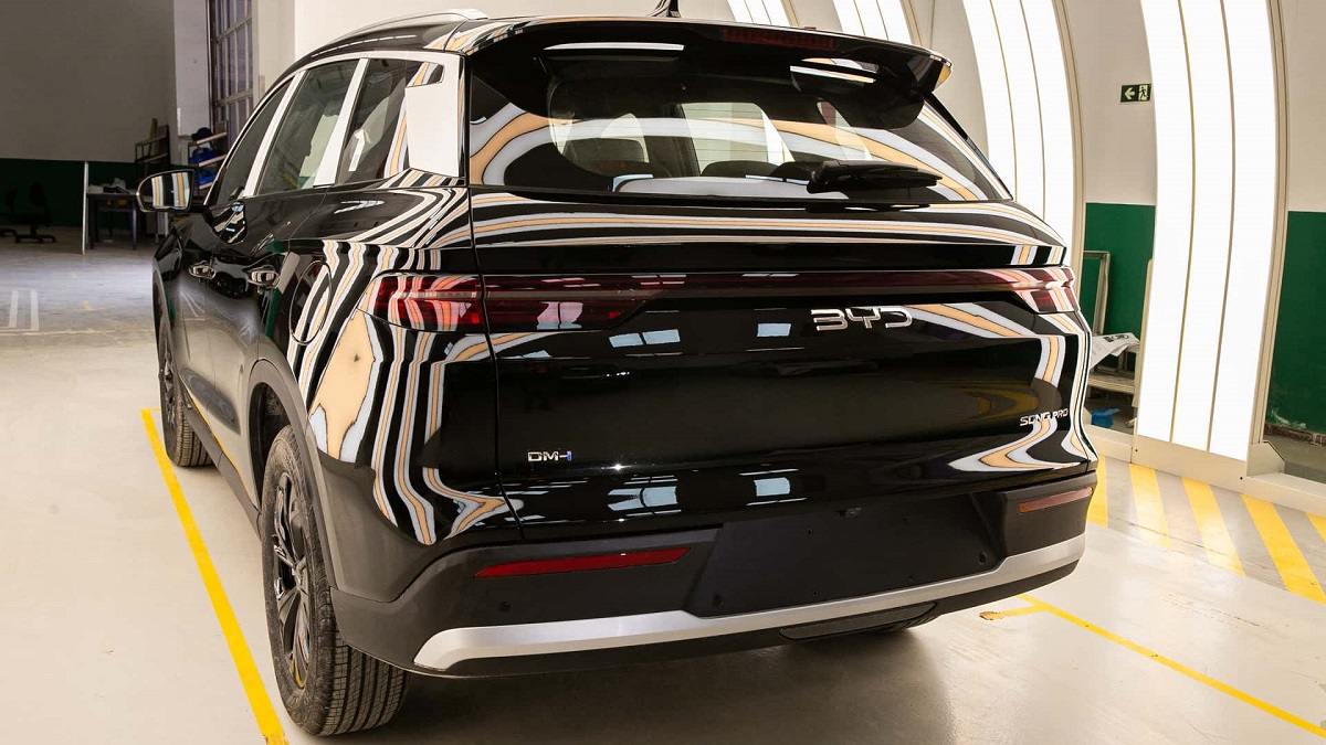 Finalmente! BYD Song Pro une tecnologia híbrida plug-in ao motor flex no Brasil