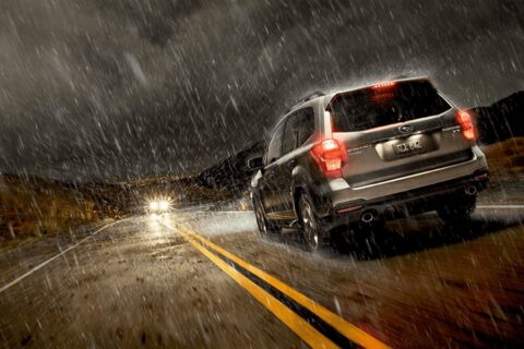 Como dirigir na chuva: veja como evitar acidentes, aquaplanagem e prejuízos em alagamentos
