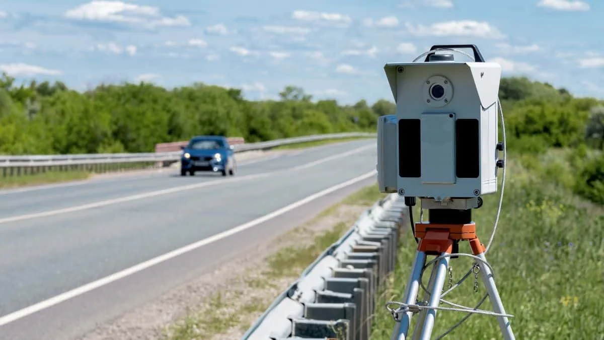 Atenção, motoristas! Urinar na estrada agora pode render multa de R$ 130,16