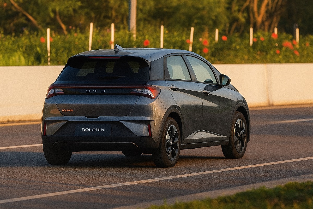 Adeus bateria? Novo BYD Dolphin 2027 será flex, com tração traseira e novo visual