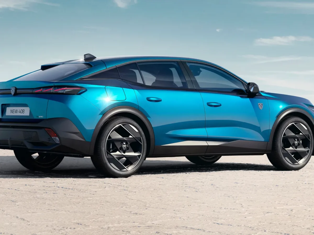 Esqueça o sedan: Peugeot 408 surge como SUV na Argentina e se aproxima do Brasil