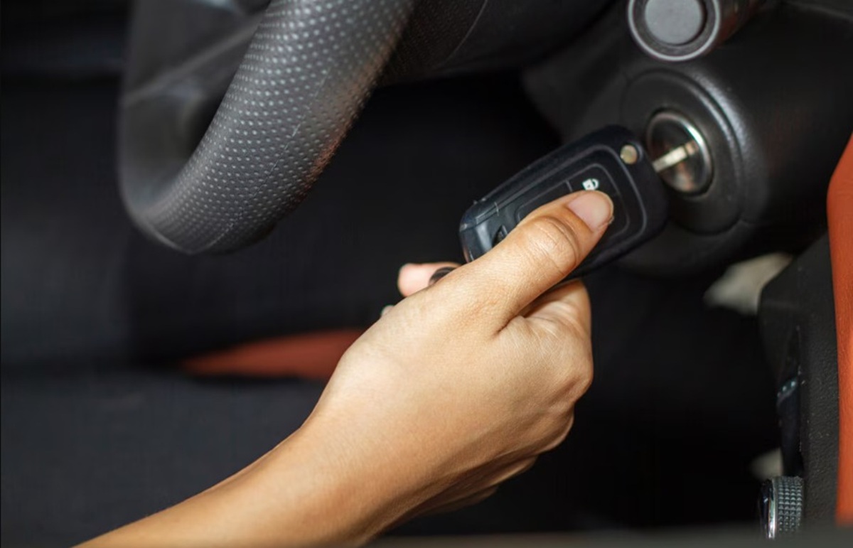 Carro demorando para pegar? 4 vilões, da bateria fraca à bomba de combustível