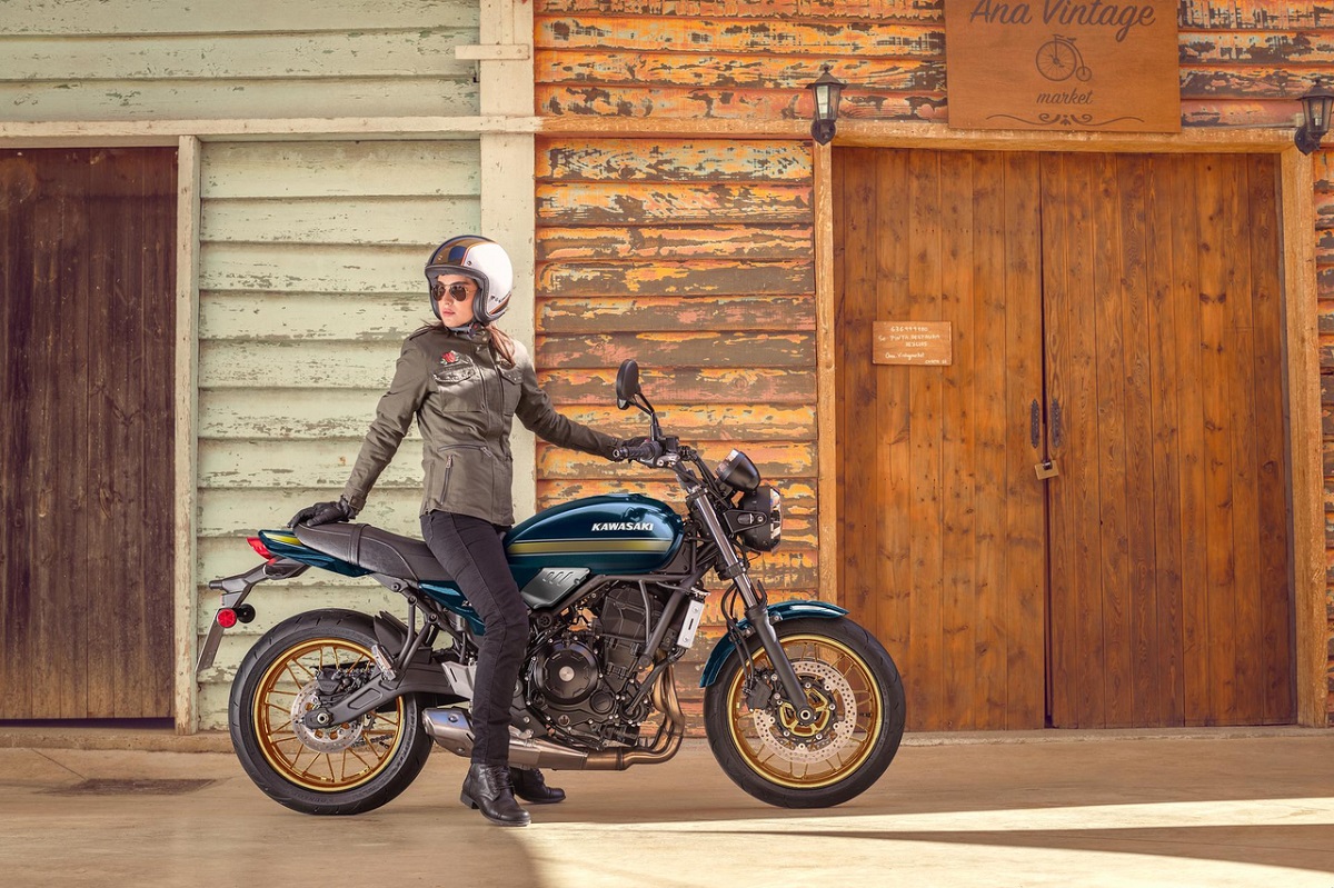 Finalmente! Nova Kawasaki Z650 S 2026 é revelada: mais agressiva e 100% conectada