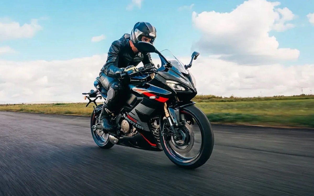 Finalmente! Shineray SBM 250s chega ao Brasil mais barata que uma scooter 160