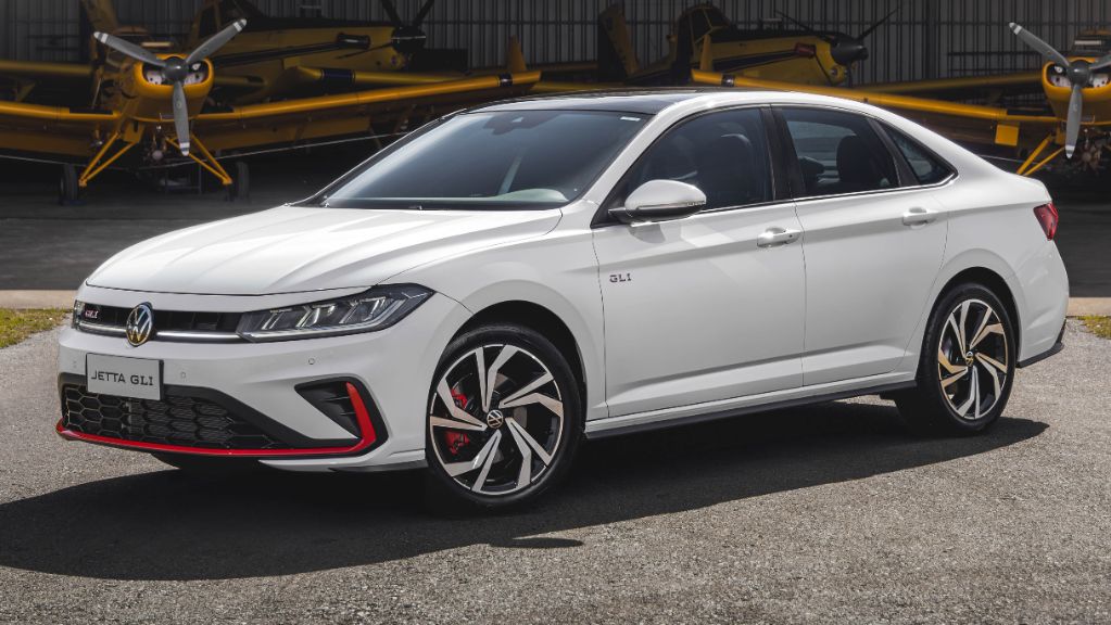 O rei dos sedãs esportivos: Novo Jetta GLI 2026 chega por R$ 269.990