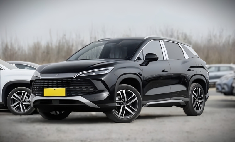 Mais autonomia e tecnologia: BYD prepara Song L DM-i 2026 com novidades no design
