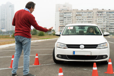 Cadastro para instrutor automotivo: como começar a dar aula e quanto cobrar?