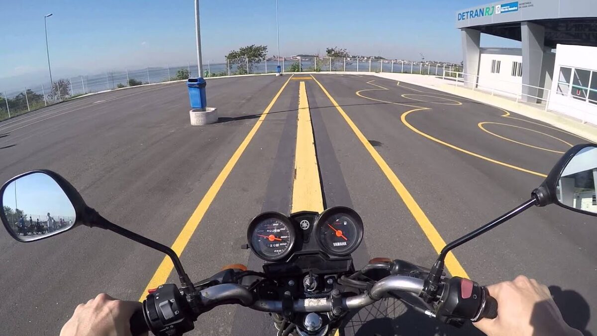 Exame prático de moto no Paraná