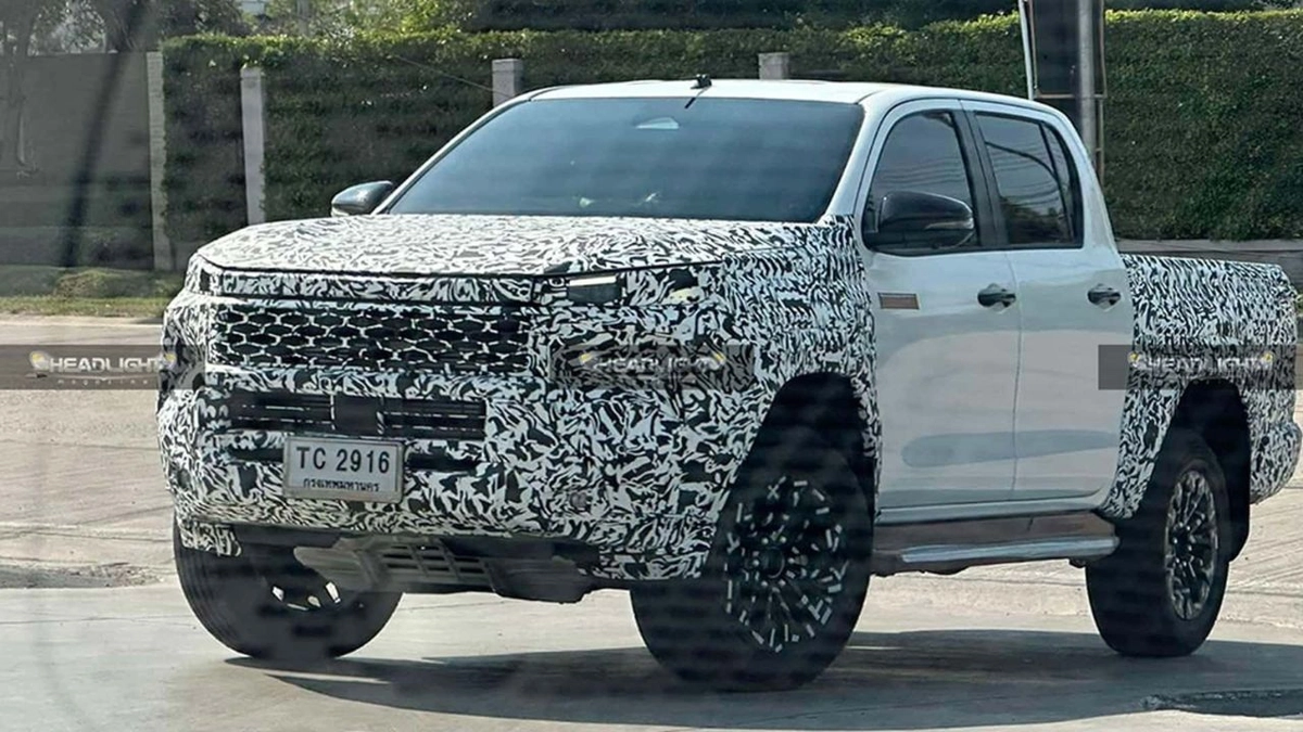 Toyota Hilux 2026 com interior de SW4? Imagens vazadas revelam a nova cabine