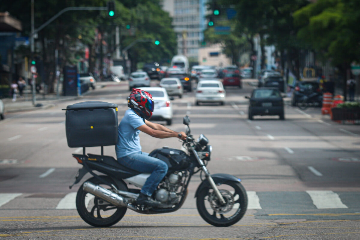 Isenção de IPVA para motos e carros de aplicativo
