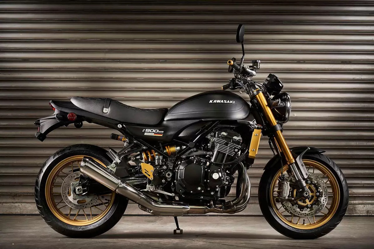 Novas versões da Kawasaki Z900RS 2026 Black Ball e SE chegam com visual ‘matador’