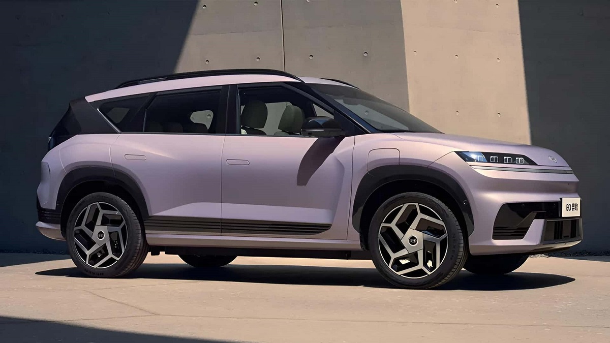 Novo SUV elétrico da Hyundai custa R$ 90 mil e roda 722 km; conheça