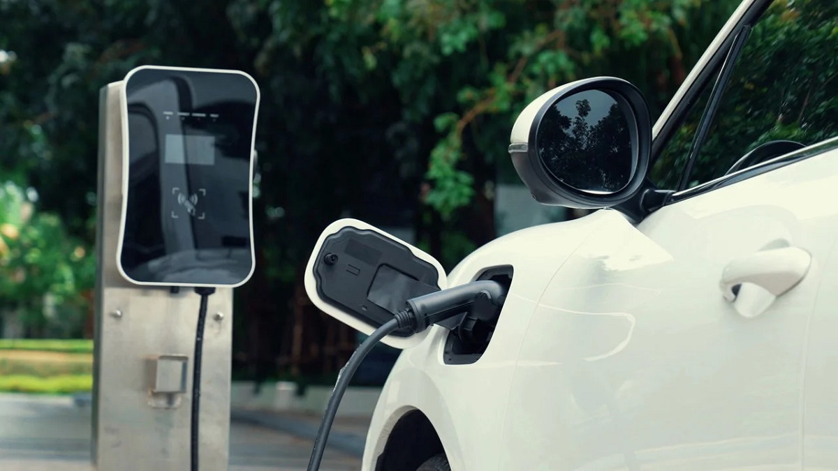Adeus, posto de gasolina! Esse país vai proibir carros a combustão já em 2026