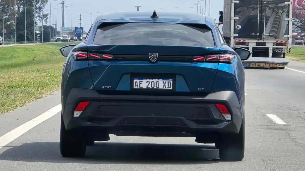 Peugeot 408