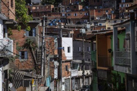 Como é dirigir na cidade mais “apertada do Brasil”