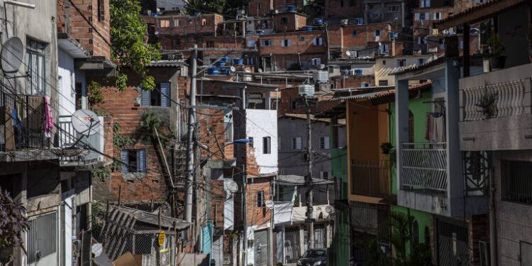 Como é dirigir na cidade mais “apertada do Brasil”