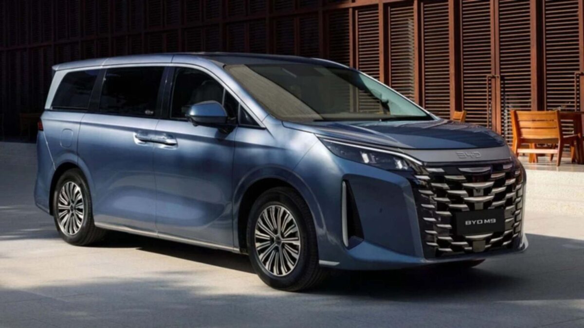 BYD M9