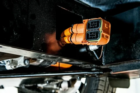 Cuidados com carros elétricos e híbridos: manutenção é 50% mais barata? Especialistas revelam