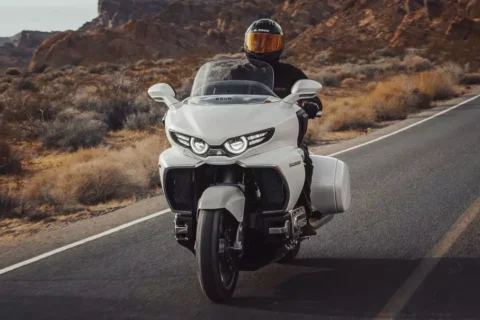 GWM surpreende o Brasil e apresenta moto Touring V8 inédita no Salão do Automóvel