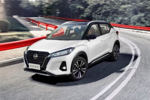 Nissan Kicks Play tem taxa zero e descontos em Novembro