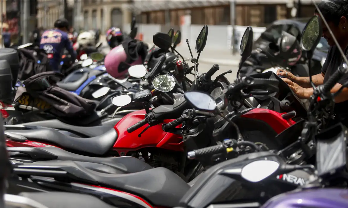 Mototáxi está permitido em SP