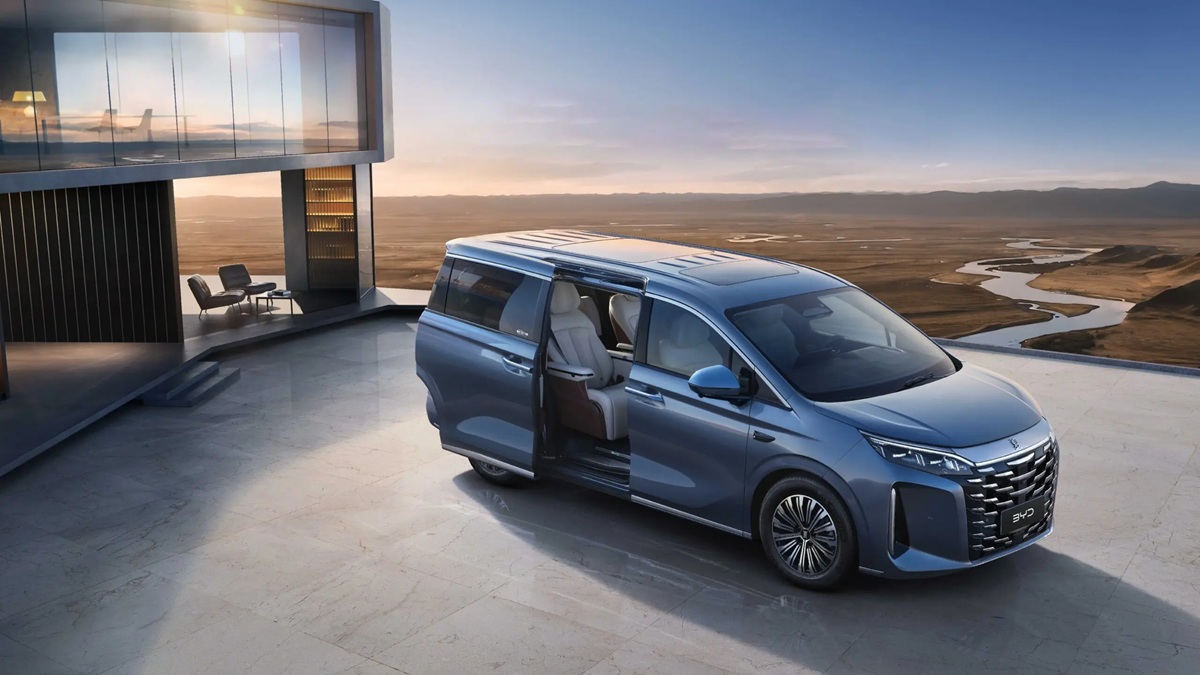 BYD M9: com é a minivan híbrida da marca com autonomia recorde