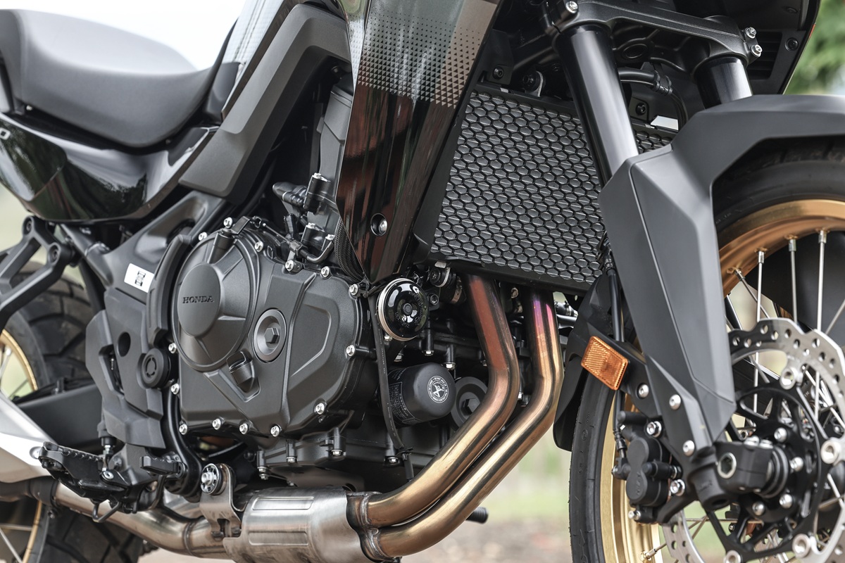 Honda lança nova XL750 Transalp no Brasil por R$ 65 mil com motor de 69 cv e 6 modos de pilotagem