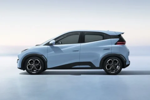 BYD Dolphin Mini por R$ 100 mil: marca mira motoristas de app e PCD com nova versão para 2026