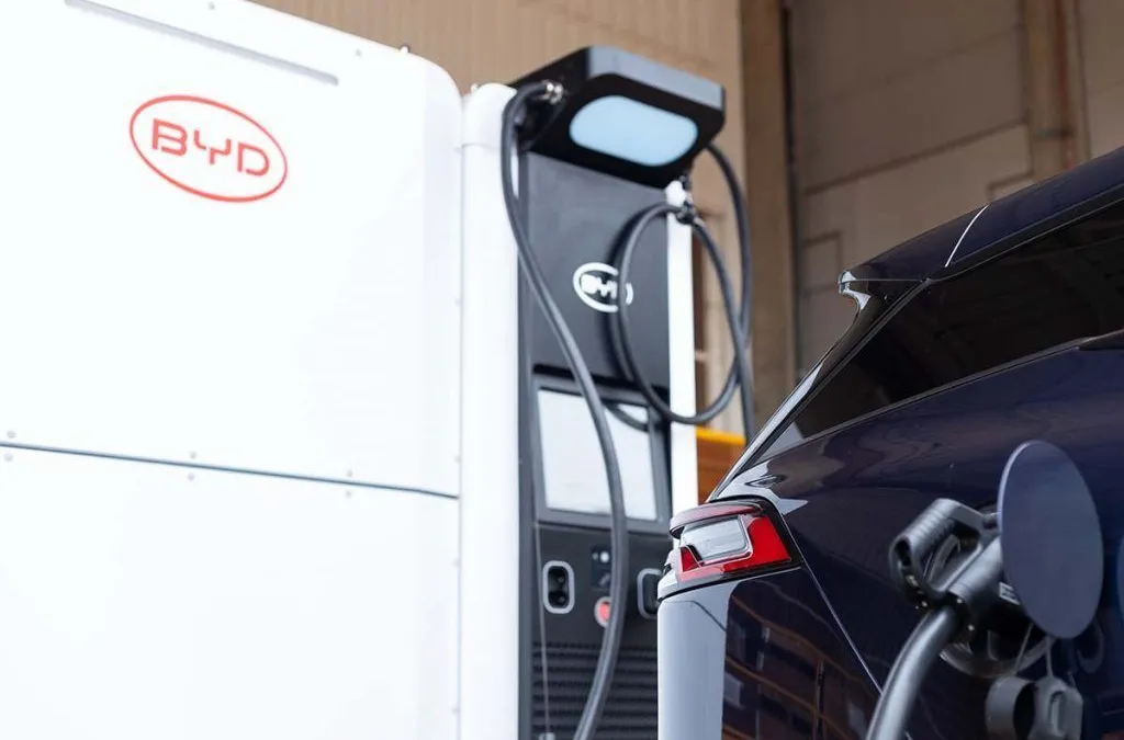 BYD anuncia revolução na recarga: carregador mais rápido do mundo chega ao Brasil
