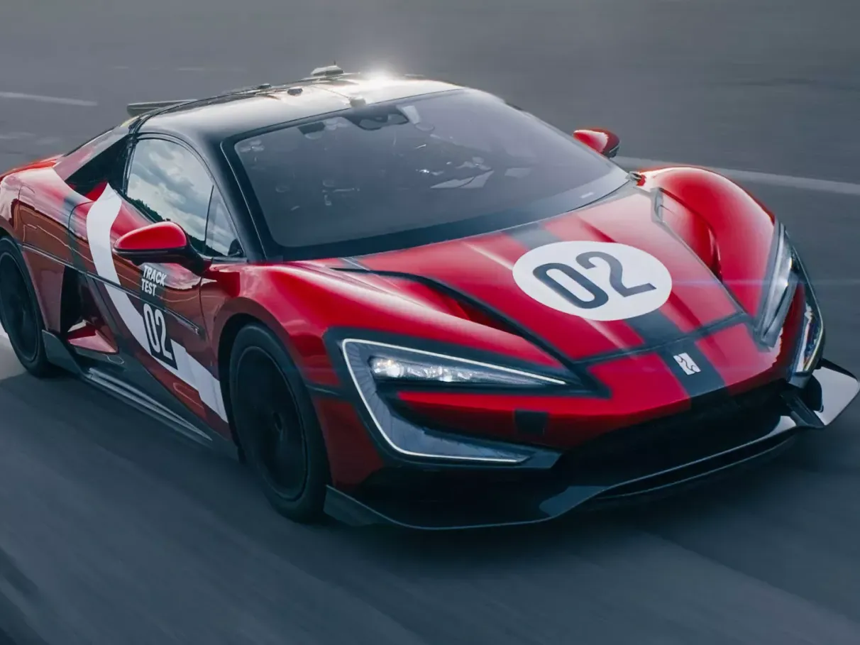 Nem Ferrari, nem Porsche: carro mais caro do Salão é da BYD e custa R$ 14 milhões