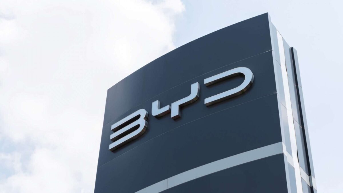 Ex-funcionário da BYD cria motor que transforma bike normal em elétrica