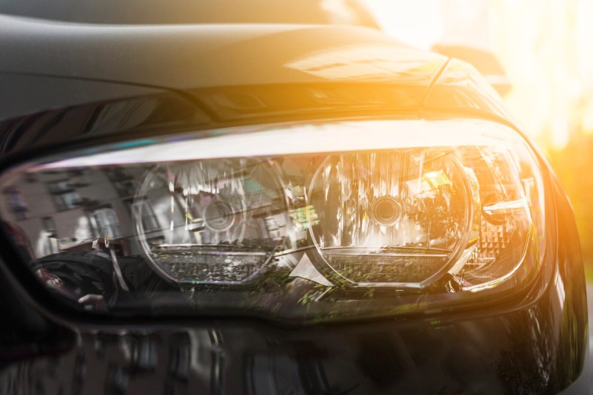 Posso trocar a cor do farol do meu carro? Entenda o que o CTB permite