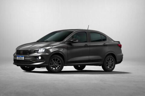 Entre sedãs compactos 2027, Fiat leva vantagem no porta-malas com 525 L ante Versa e HB20S