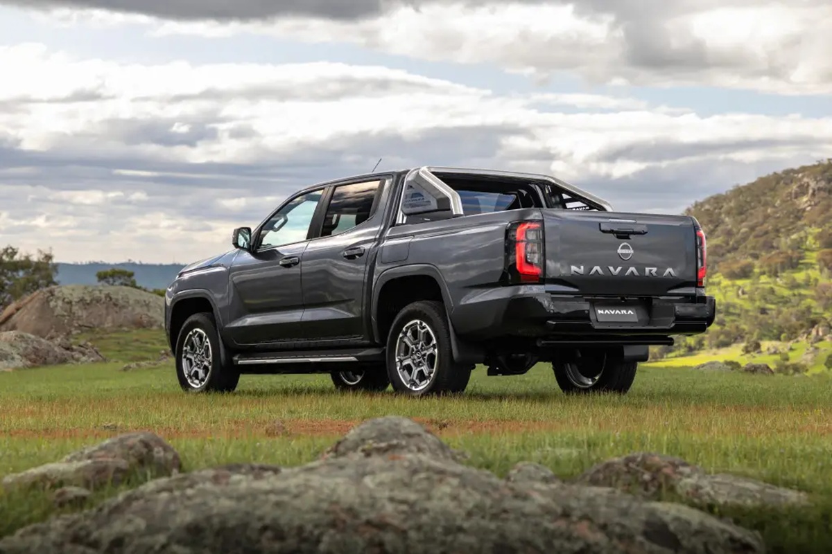 Nova Nissan Frontier 2026 tem ‘cara’ de Mitsubishi, motor de 203 cv e visual polêmico