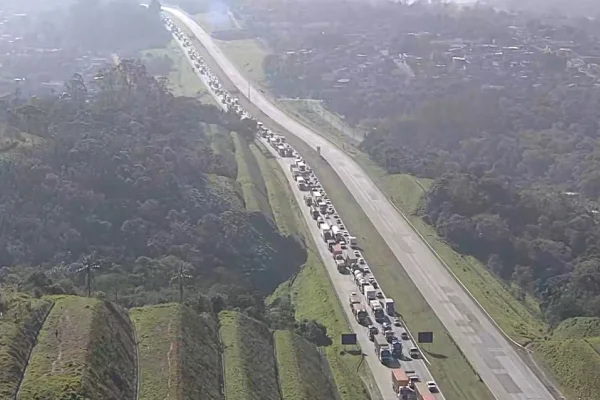 Congestionamento chega a 19 km na manhã - Foto: Reprodução/ Rede Globo