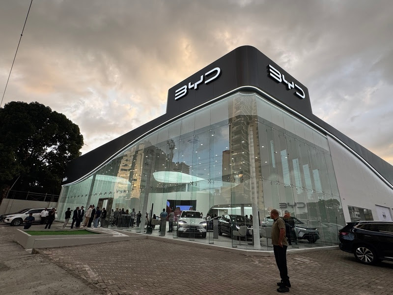 BYD inaugura gigante concessionária em Belém e apresenta modelo para a COP30