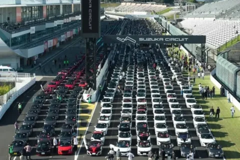 Donos do Honda quebram recorde mundial com maior desfile de carros da marca