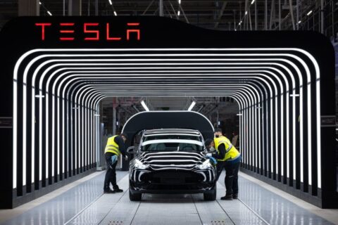 Tesla enfrenta queda nas vendas e desafios no mercado de carros elétricos
