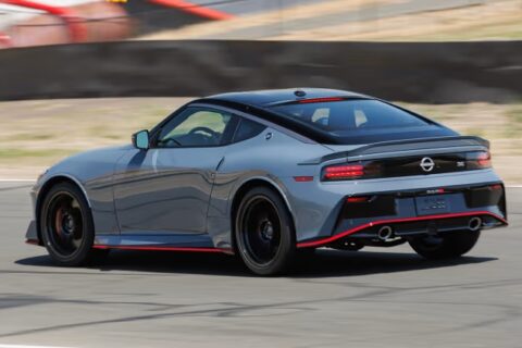 Atendendo a pedidos, Nissan revela primeiras imagens do Z Nismo com câmbio manual