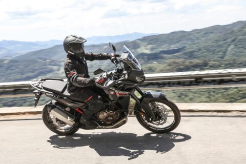 Honda “divide” Africa Twin 2026 e nova versão abandona aro 21″; saiba preços